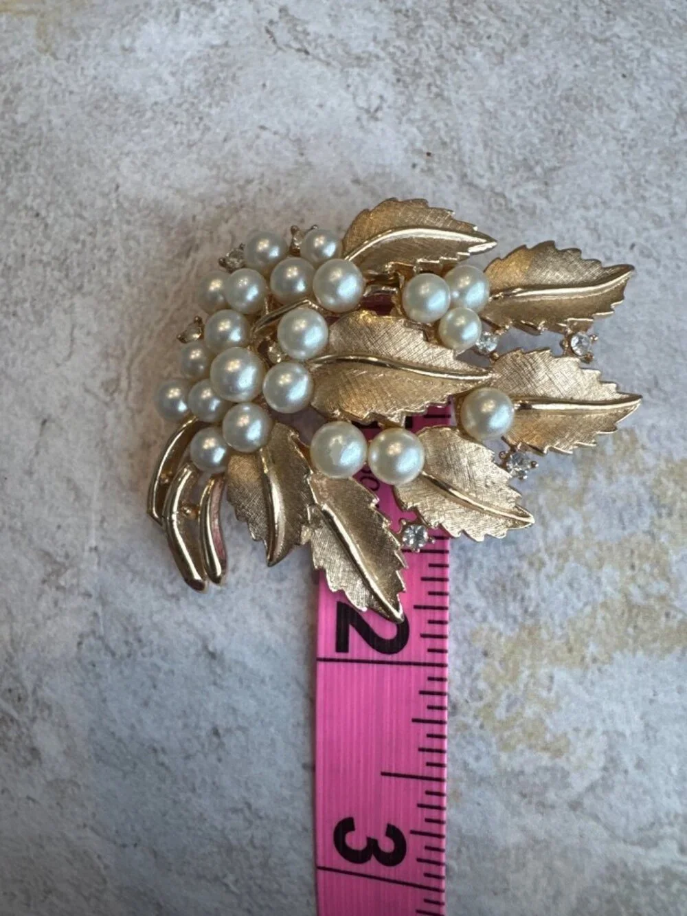 Crown Trifari great measurements